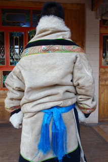 男性の冬用の皮衣の帯